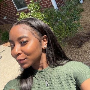 Meet your Posher, Jeanoa